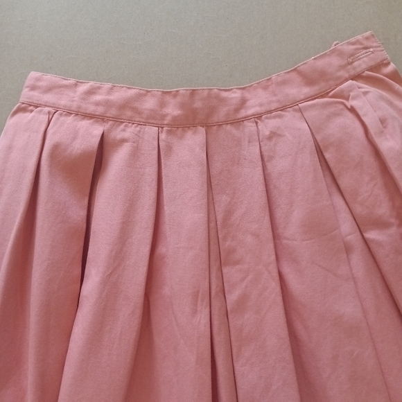 ❤HOST PICK!❤ Majestic brand peach skirt w/box pleats Vintage size petite S - Picture 2 of 9